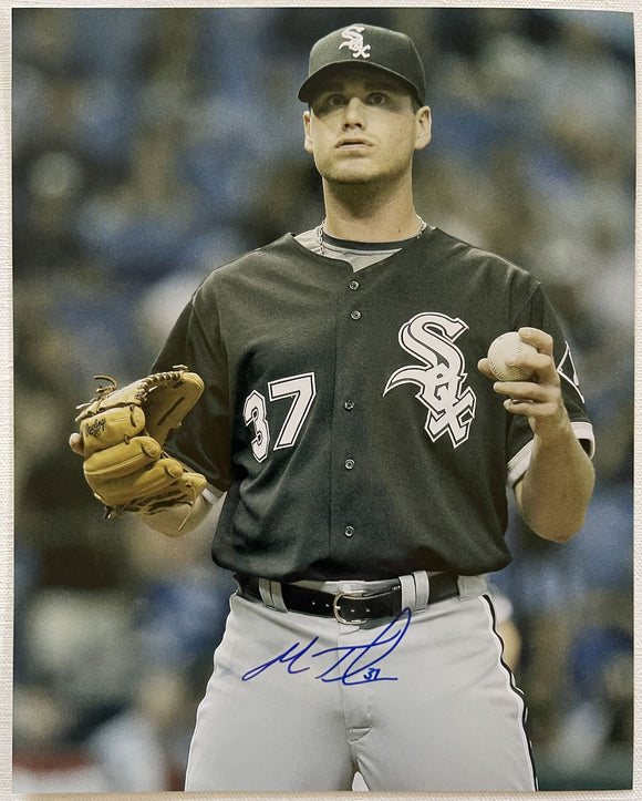 Matt Thornton Signed Autographed Glossy 8x10 Photo - Chicago White Sox