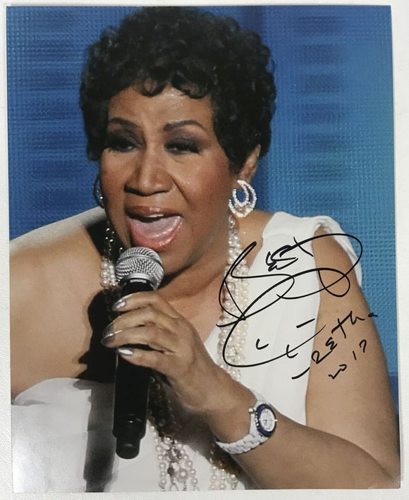 Aretha Franklin (d. 2018) Signed Autographed Glossy 8x10 Photo - Lifetime COA