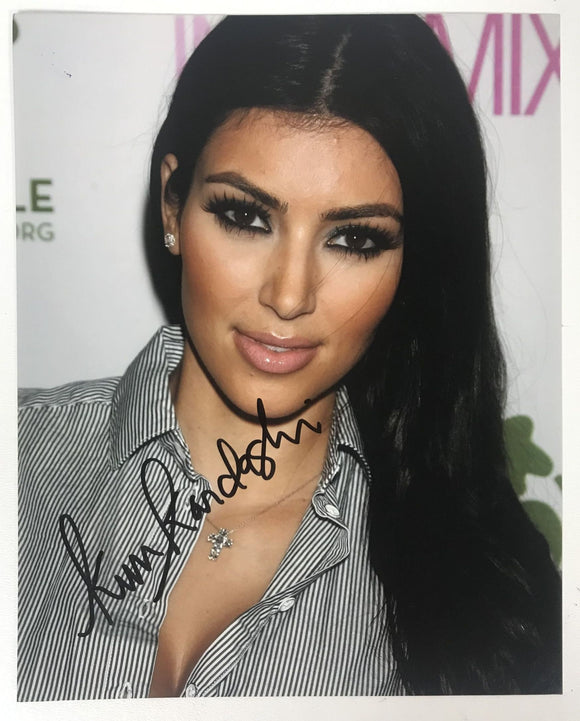 Kim Kardashian Signed Autographed Glossy 8x10 Photo - Lifetime COA