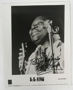 B.B. King (d. 2015) Signed Autographed Glossy 8x10 Photo - Mueller Authenticated